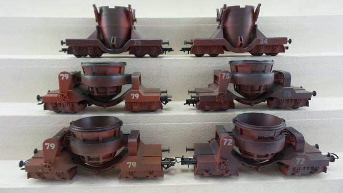 Trix H0 - 24060/24061 - 6 vagones de crisoles de fundición para el transporte de hierro fundido y hierro crudo fundido de DB, todos en estado envejecido