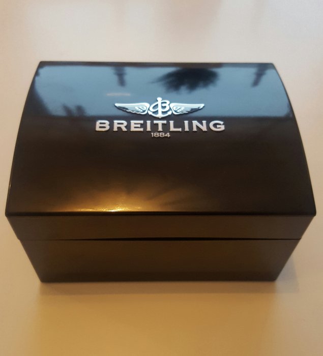 Breitling – Uhrenschtulle aus Bakelit 