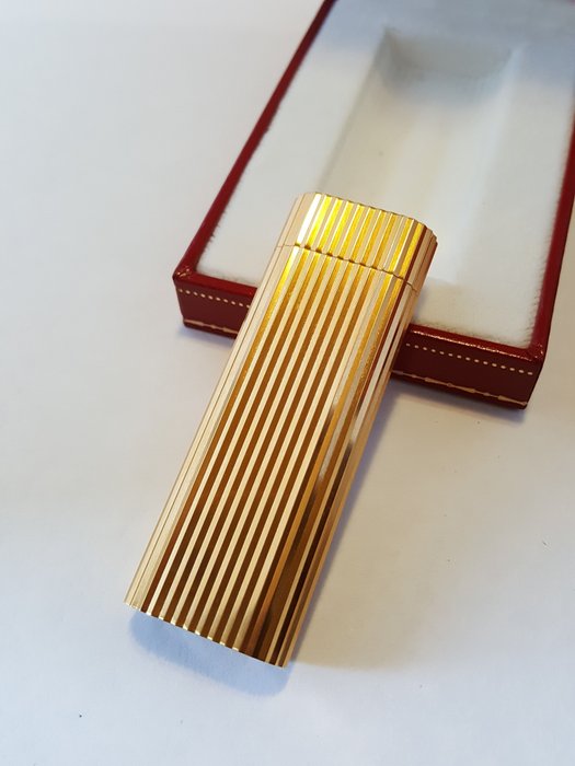 Cartier lighter, gold plated, used very little, like new, lighter, briquet