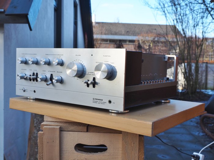 Pioneer SA 9500 integrated amplifier, back then High-End.