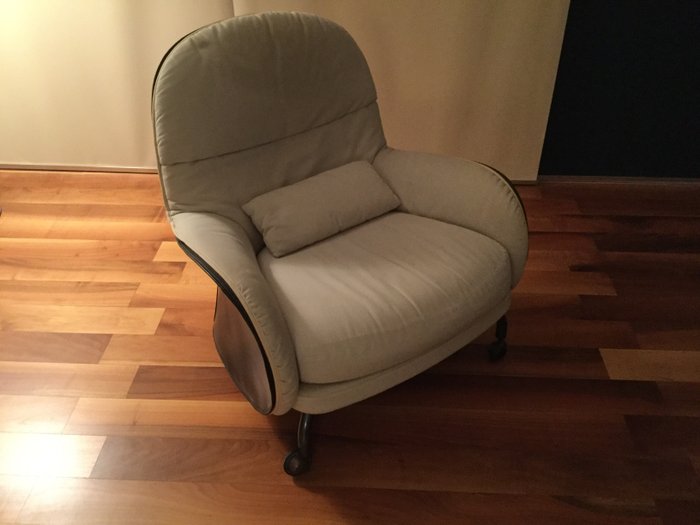 Vico Magistretti for De Padova – Louisiana armchair