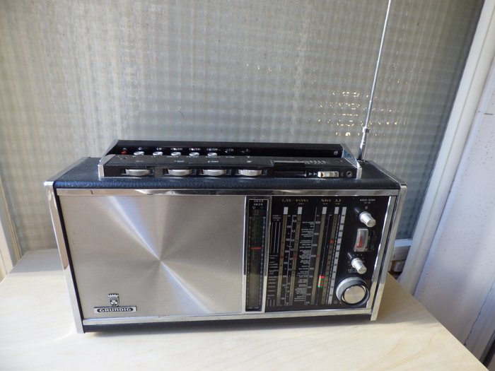 GRUNDIG - SATELLIT 6001 TRANSISTOR RADIO - 1970