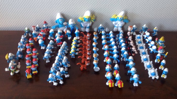 Collection of 120 Smurfs