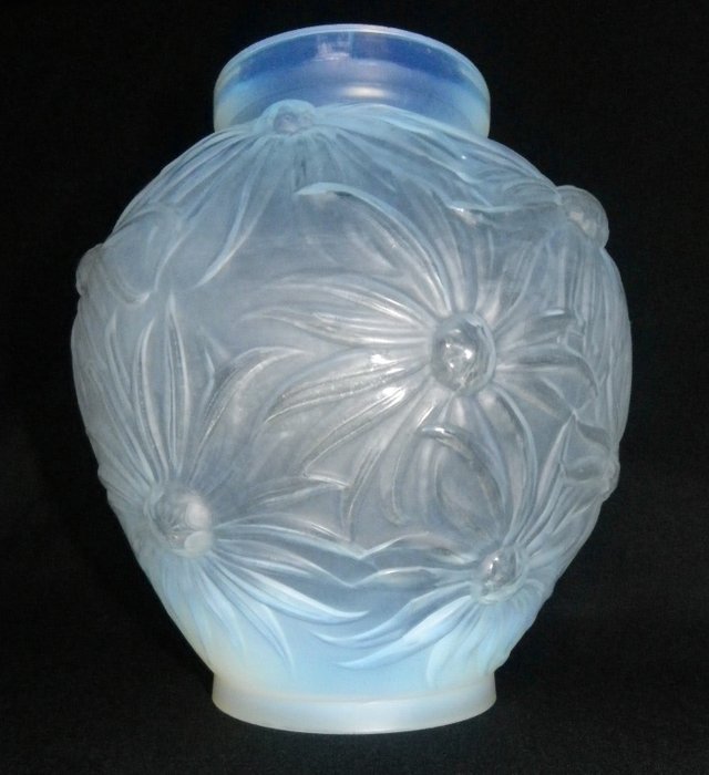 Etling - Dahlias vase in opalescent glass