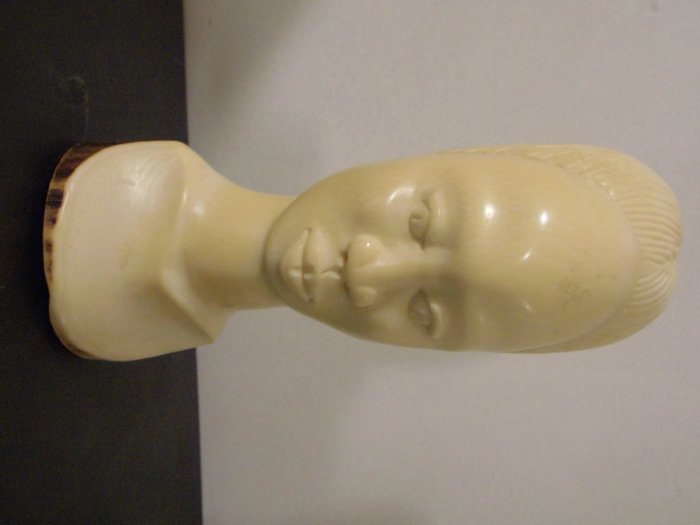Head of an African woman in ivory - D.R Congo