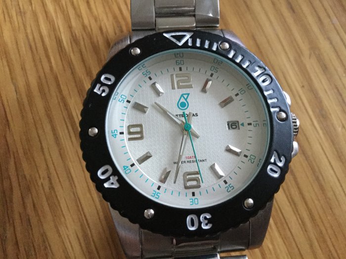 Reloj de pulsera Petronas para hombre, 2016