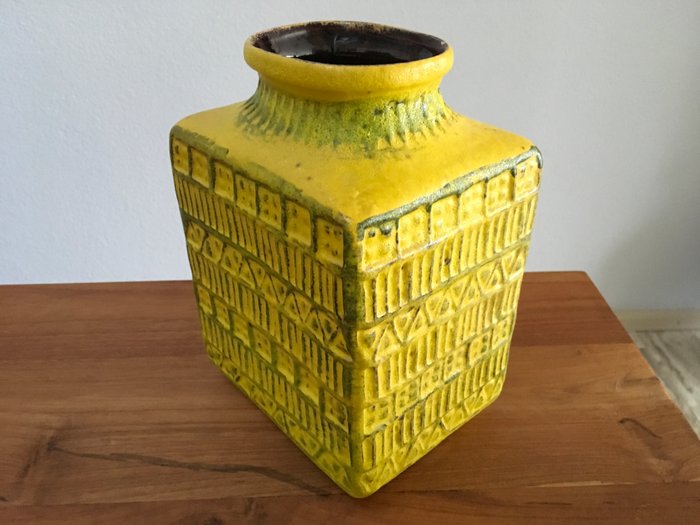 Bodo Mans for BAY-ceramic vase
