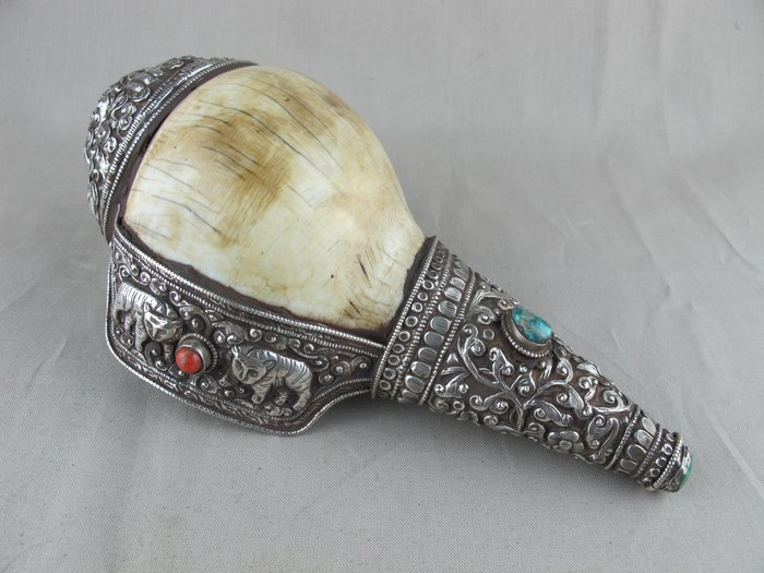 Shanka (22 cm long) with richly decorated real silver, fully hand made ...