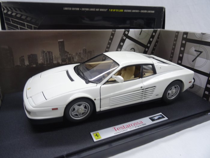 Hotwheels Elite - Scale 1/18 - Ferrari Testarossa ( Miami Vice Look) - White colour