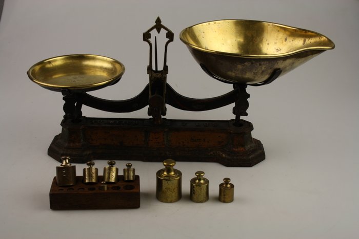 English antique scales with copper weights - early 20th century