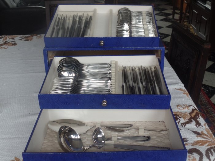78-piece stainless steel cutlery Rabanes Massif 18/8 in a blue box.
