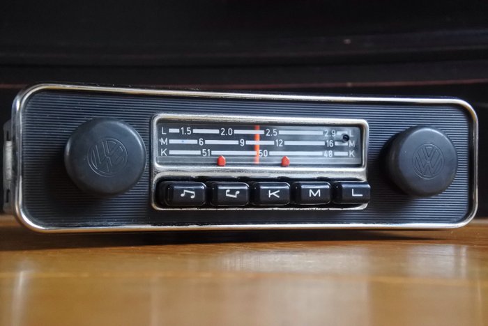 Blaupunkt Wolfsburg 'a' KML classic Volkswagen car radio.