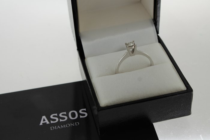 White gold ring by Assos with certificate