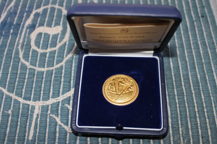 Italy, Republic – Medal, 1991, Cassa di Sovvenzioni e Risparmio, signed by Guido Veroi – Gold