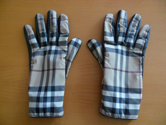 burberry ladies gloves