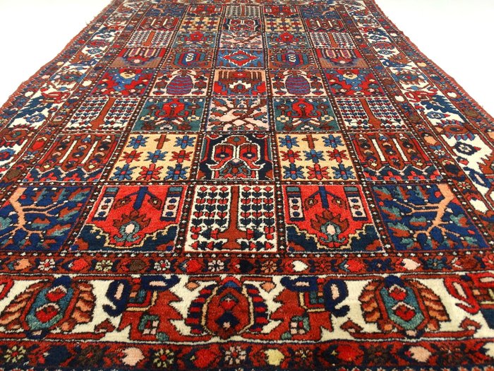 Bakhtiar – 300 x 208 cm – "Large, Persian tile carpet in beautiful condition"