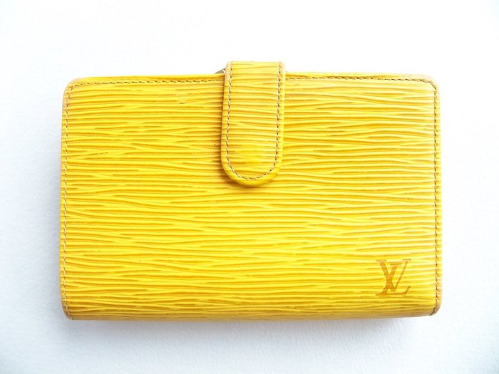 Louis Vuitton - EPI yellow pouch - Catawiki