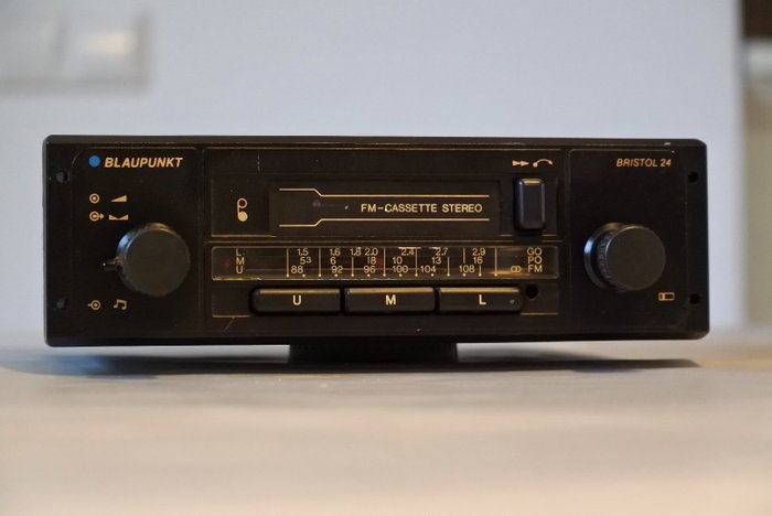 Blaupunkt Bristol 24 classic stereo radio cassette player for youngtimer classic car
