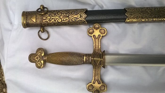 Franc-maçonnerie / épée maçonnique de cérémonie