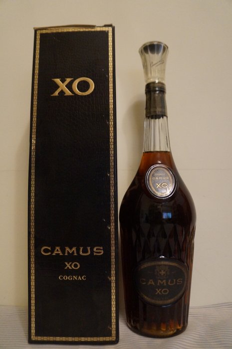 A Tall Bottle Version of .Cognac Camus X.O., Bottled 1980s, Big Bottle(1.0L)