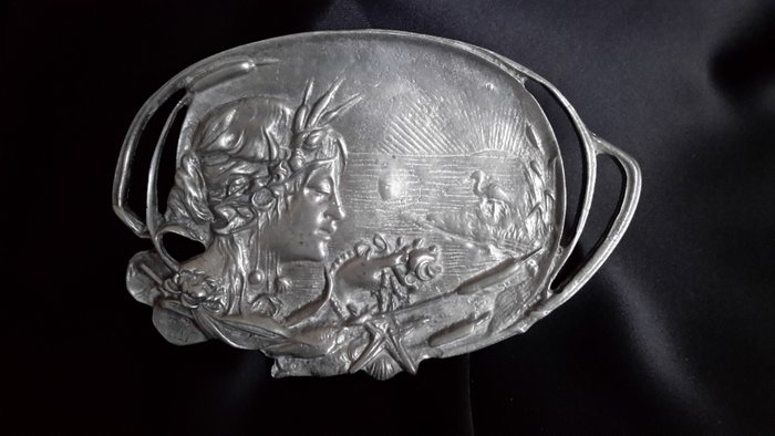 Pewter dish, made from 92% etain