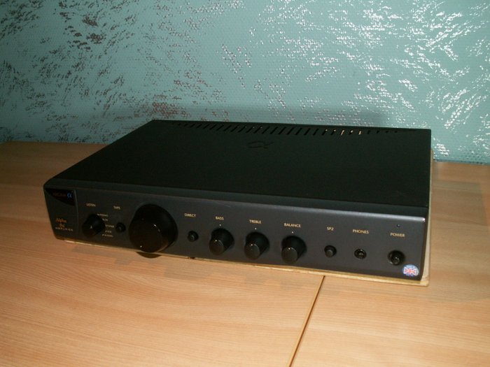 Un amplificador hifi inglés clase A; ARCAM ALPHA 8 R.

