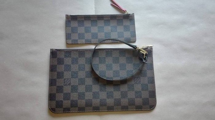 Louis Vuitton – Canvas clutch bag with wrist strap / Canvas wallet - Catawiki