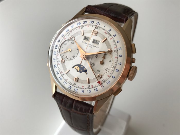 Reloj para hombre de Record Watch Co / Longines. Cronómetro con fecha triple y fases lunares. De la década de 1950.