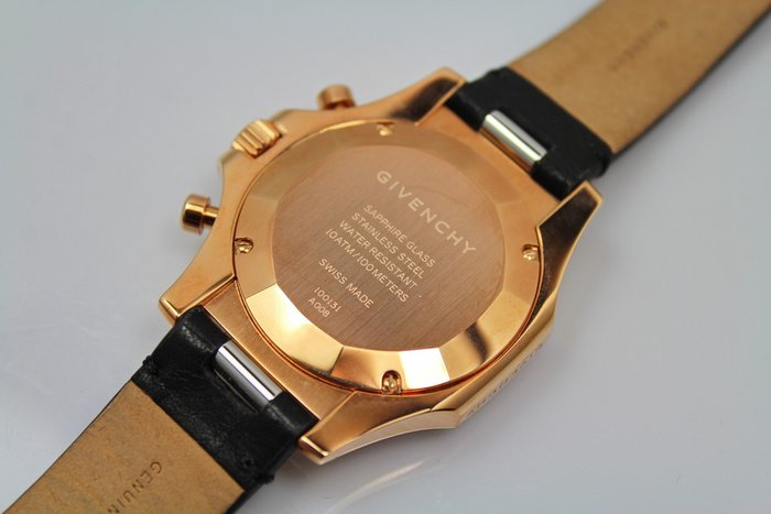 Givenchy – Swiss Made – Chronograph 