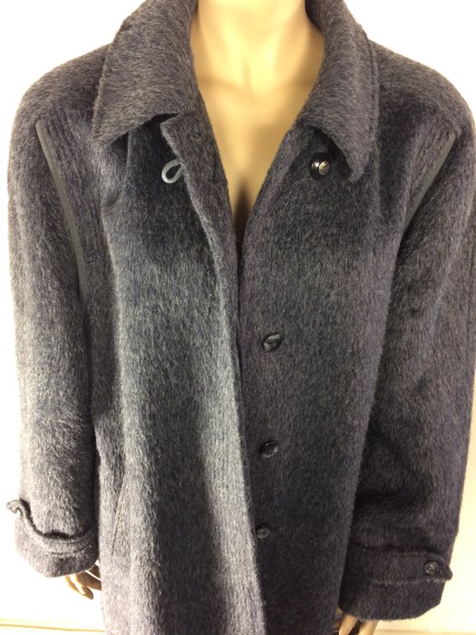 Creation Kärner – Exclusive coat from Alpaca fur, in new condition
