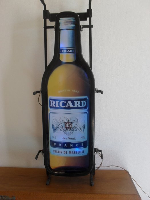 Neon sign in the shape of a Ricard bottle - unknown year 1980
