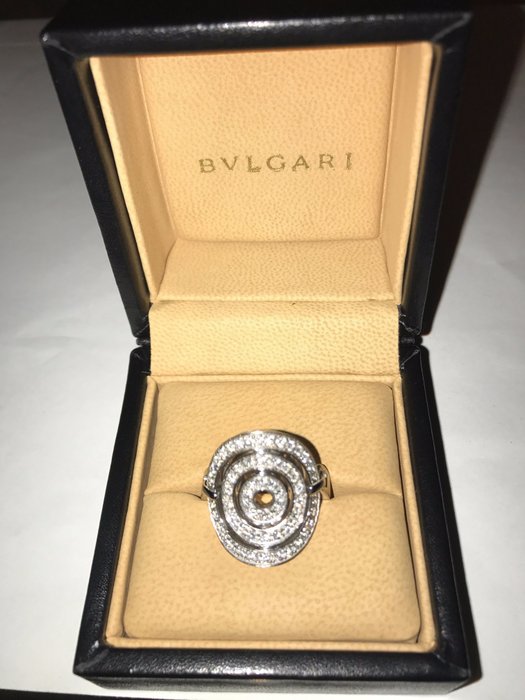 Bulgari - Bulgari ring, Astrale collection, 18 kt white gold with diamonds - size 22 (IT).