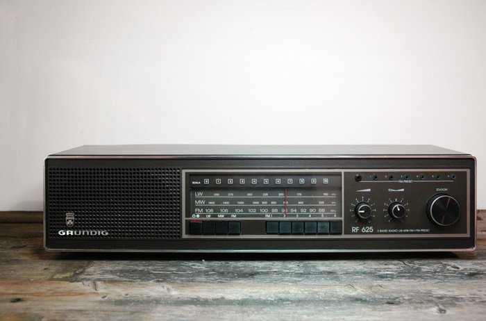 Grundig RF 625 radio - brown, manufactured in 1984