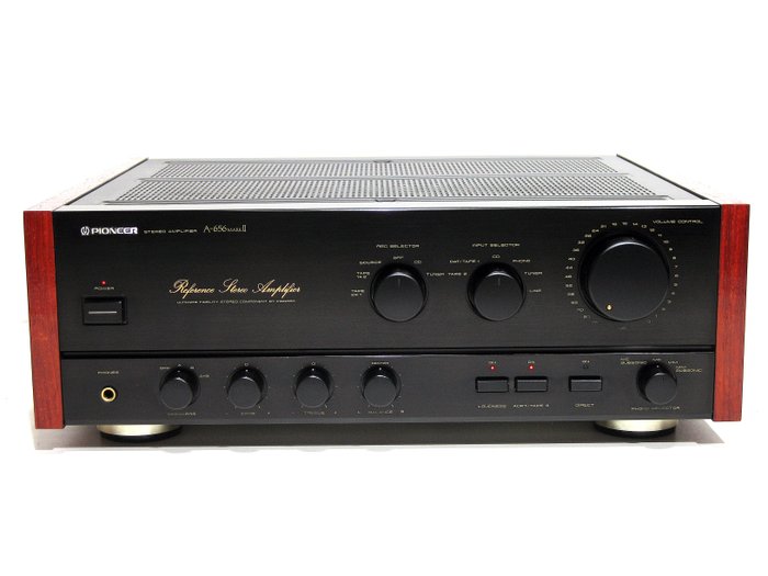 Pioneer A-656 Mark II Reference Stereo amplifier in good luxury condition with wooden side panels.
