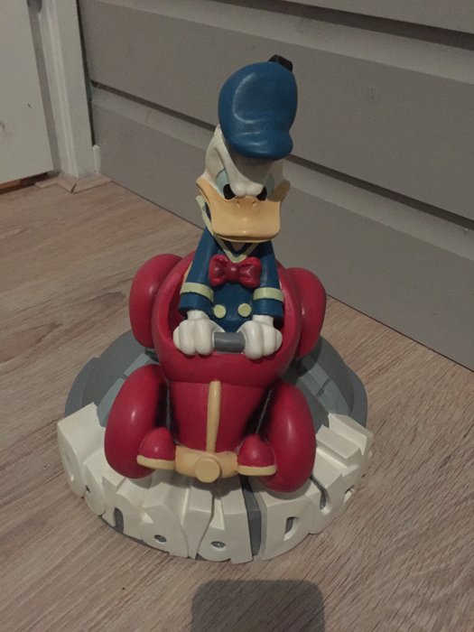 Disney, Walt - Donald Duck in car - Figure - Démons & Merveilles - [1990s]