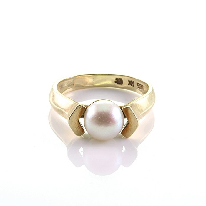 Wilhelm Müller XX Berlin women's ring solid 14kt 585 gold with Akoya cultivated pearl circa 1950