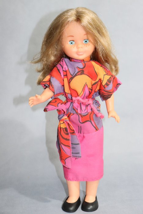 Vintage Nancy doll made in Spain by Famosa in the decade of 1960