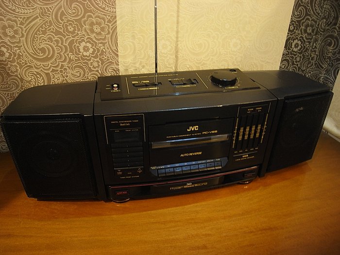 ***JVC PC-V66 Component System with two detachable Speakers,  EQ, and Hyper-Bass Sound SUPER***