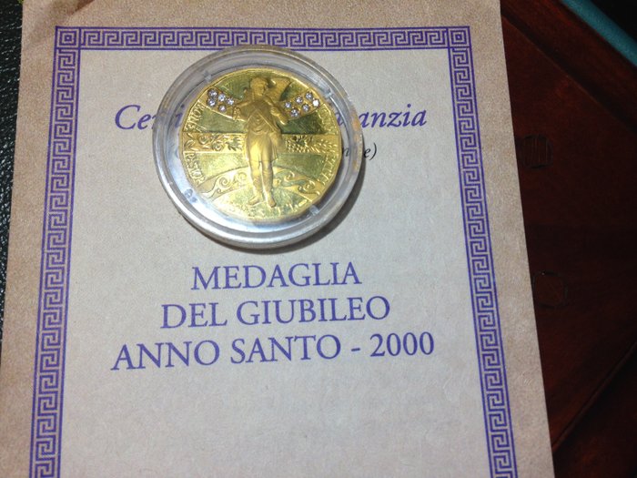 Italia - medaglia del giubileo anno santo 2000 in oro e diamanti
