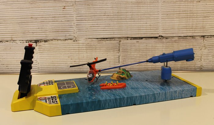Congost, Spain - length 67 cm - game SOS Helicopter in plastic/metal shape engine with battery, early 1970s