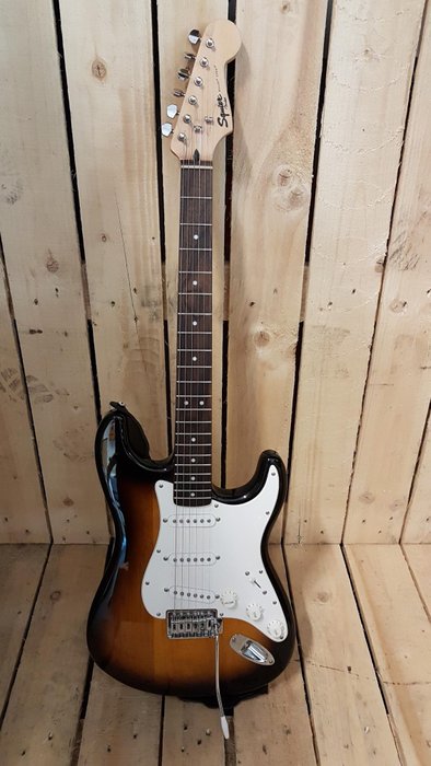 Fender Squier Bullet Strat made in Indonesia - Catawiki