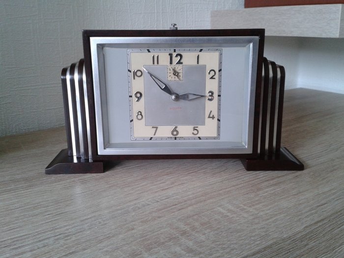 Bayard - Art Deco mechanical alarm clock, bakelite and chrome