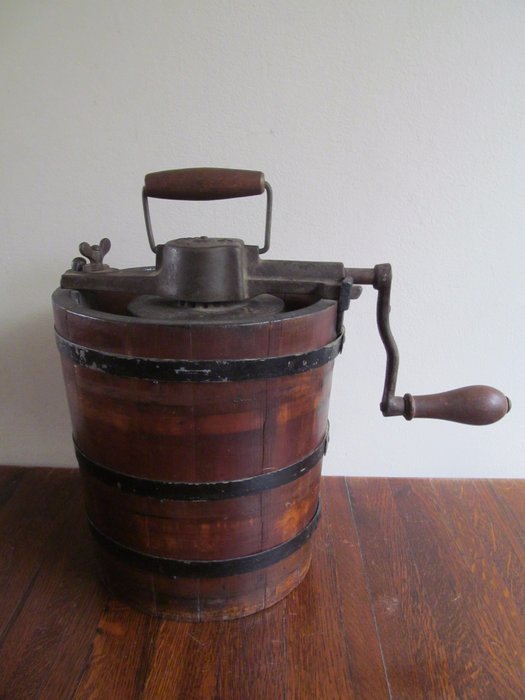 Old wooden Dutch butter churn butter barrel, ca. 1900