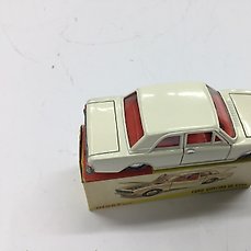 Dinky 159 Ford Cortina Mk 2 reproduction white metal pair of doors 