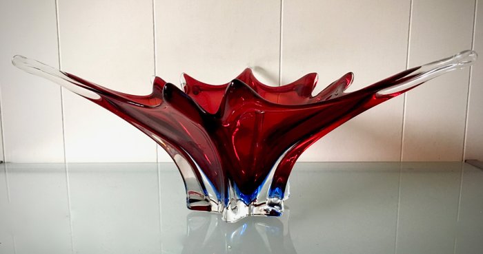 Murano - Grote glazen schaal met rode en blauwe accenten (40 cm)