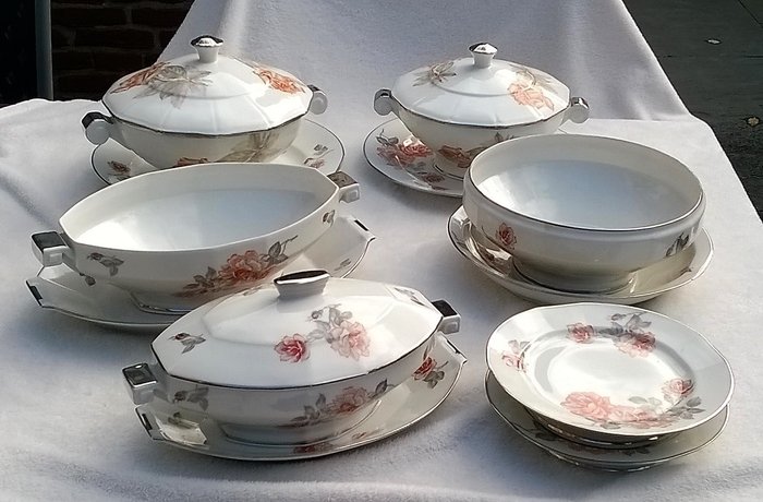 Porcelaine de Sologne Lamotte France, porcelain dishes and terrines with serving plates/dishes