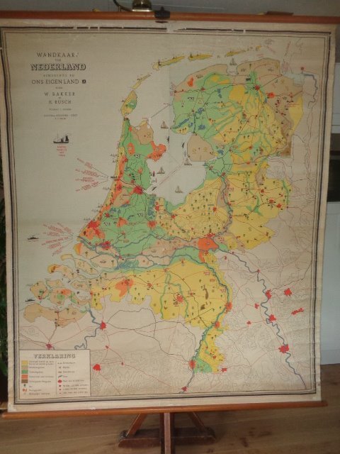 Oude grote schoolkaart/landkaart/schoolplaat  van Nederland, behorende bij ons eigen land van Bakker en Rusch,derde druk.