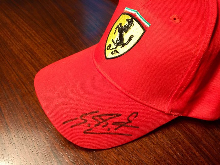Cappellino Ferrari (Rosso) Originale: Acquista Online in Offerta