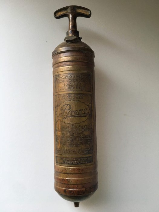 Fire extinguisher Pyrene Phillips & Pain - year 1920