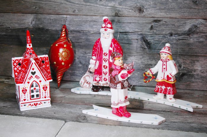 Porcelain Villeroy & Boch / Scandinavia Children, Father Christmas, Tea Lights and Baubles